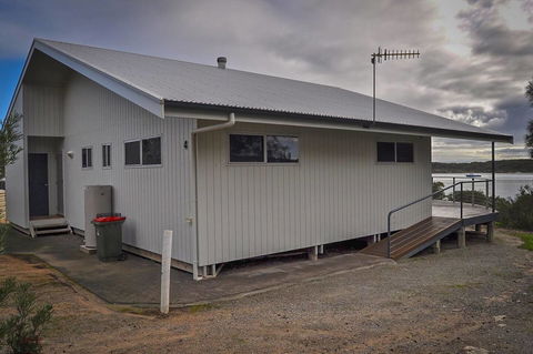 Rest A Shore Coffin Bay - Accommodation Whitsundays 12