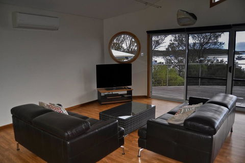 Rest A Shore Coffin Bay - Accommodation Whitsundays 4