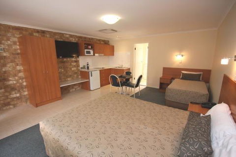 Clare Central - Accommodation Whitsundays 39