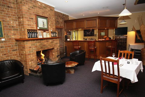 Clare Central - Accommodation Whitsundays 23