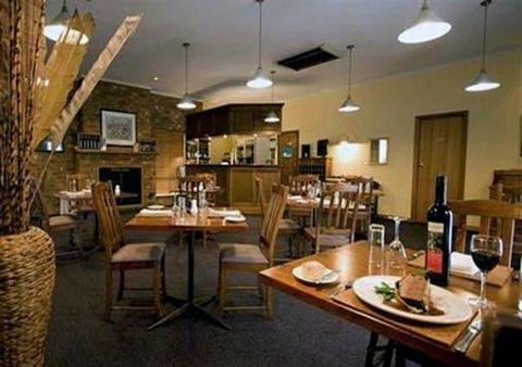 Clare Central - Accommodation Whitsundays 31