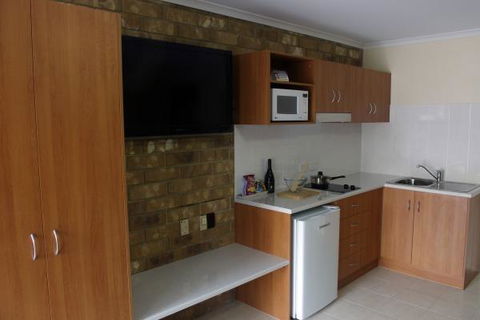 Clare Central - Accommodation Whitsundays 29