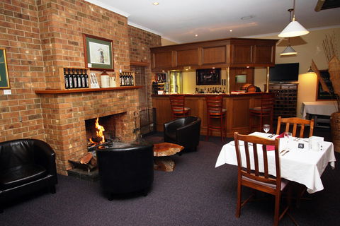 Clare Central - Accommodation Whitsundays 35