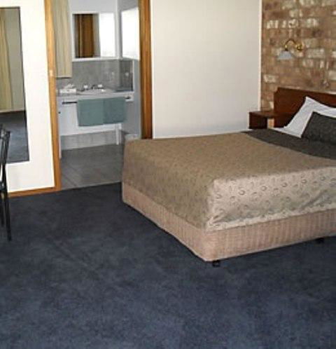 Clare Central - Accommodation Whitsundays 44