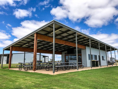 BIG4 The Bend Holiday Park - Accommodation Whitsundays 4