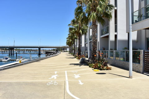 Breakwater Apartment - Accommodation Whitsundays 5