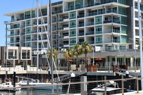 Breakwater Apartment - Accommodation Whitsundays 0