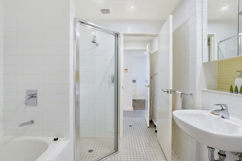 Beachside Luxury & Comfort, Ocean Views In Glenelg - Accommodation Whitsundays 18