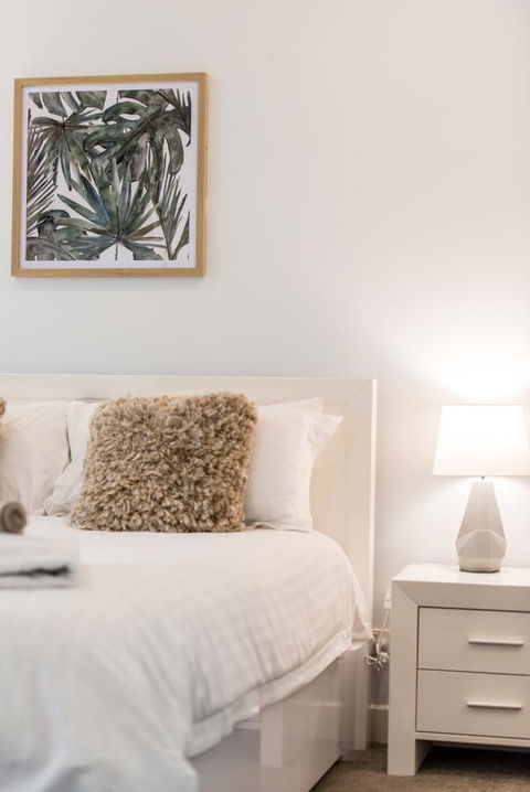 Beachside Luxury & Comfort, Ocean Views In Glenelg - Accommodation Whitsundays 13