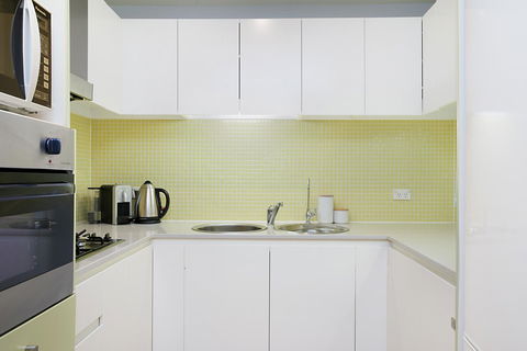 Beachside Luxury & Comfort, Ocean Views In Glenelg - Accommodation Whitsundays 14