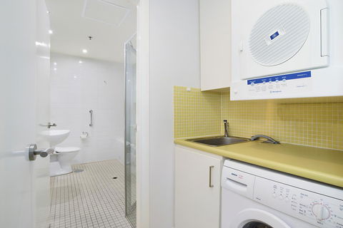 Beachside Luxury & Comfort, Ocean Views In Glenelg - Accommodation Whitsundays 20
