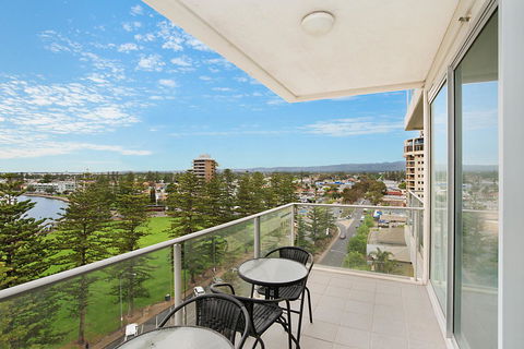 Beachside Luxury & Comfort, Ocean Views In Glenelg - Accommodation Whitsundays 23