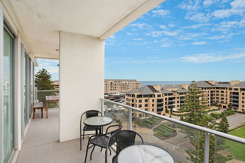 Beachside Luxury & Comfort, Ocean Views In Glenelg - Accommodation Whitsundays 2