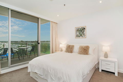 Beachside Luxury & Comfort, Ocean Views In Glenelg - Accommodation Whitsundays 12