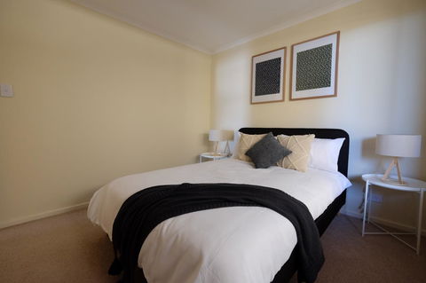 Ochre Point Beach House On Moana Seafront - Accommodation Whitsundays 14