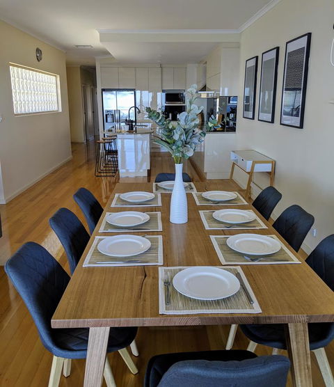 Ochre Point Beach House On Moana Seafront - Accommodation Whitsundays 3