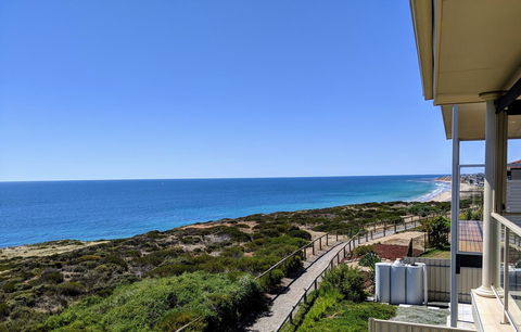 Ochre Point Beach House On Moana Seafront - Accommodation Whitsundays 7