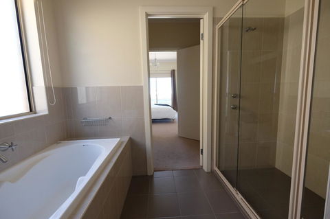 Ochre Point Beach House On Moana Seafront - Accommodation Whitsundays 12