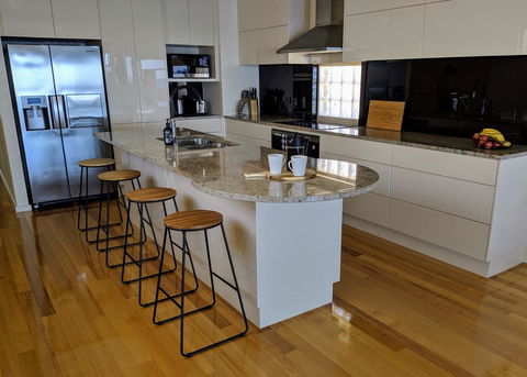 Ochre Point Beach House On Moana Seafront - Accommodation Whitsundays 2