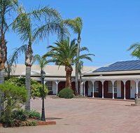 John Pirie Motor Inn - Accommodation Whitsundays