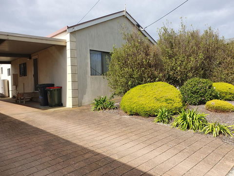 Super Central Location - Accommodation Whitsundays 2