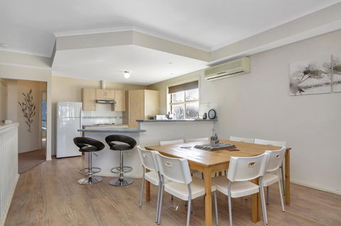 The Lighthouse - Port Willunga - C21 SouthCoast Holidays - Accommodation Whitsundays 5
