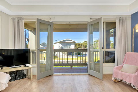 The Lighthouse - Port Willunga - C21 SouthCoast Holidays - Accommodation Whitsundays 2
