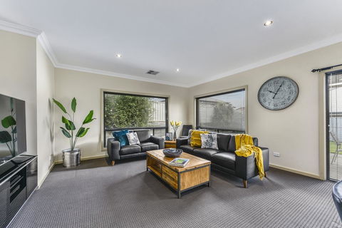Accommodation On Lansell 2 - Accommodation Whitsundays 8