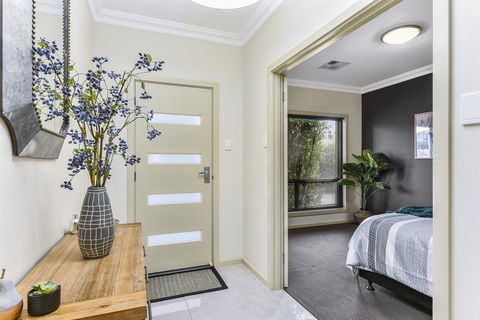 Accommodation On Lansell 2 - Accommodation Whitsundays 2
