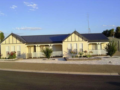 Moontana - Accommodation Whitsundays 0