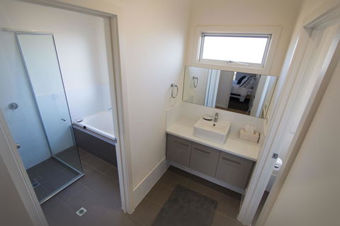 Villa Serra - Accommodation Whitsundays 10