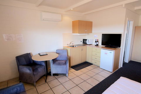 Harbour View Motel - Accommodation Whitsundays 23