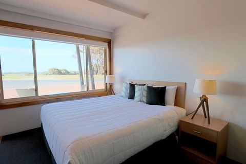 Harbour View Motel - Accommodation Whitsundays 20
