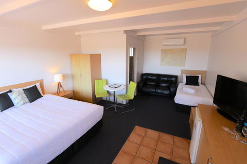 Harbour View Motel - Accommodation Whitsundays 18