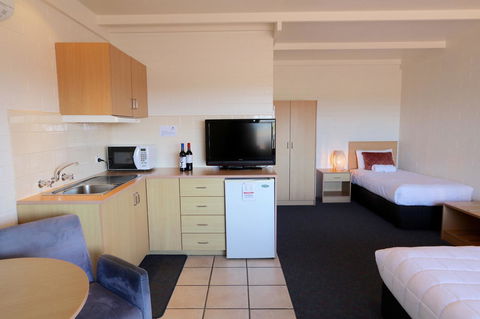 Harbour View Motel - Accommodation Whitsundays 27