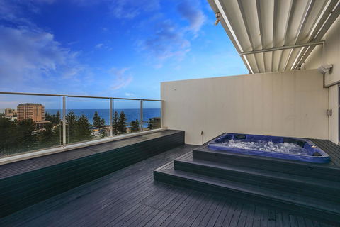 Glenelg Skyline Penthouse - Accommodation Whitsundays 2