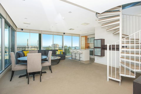 Glenelg Skyline Penthouse - Accommodation Whitsundays 40