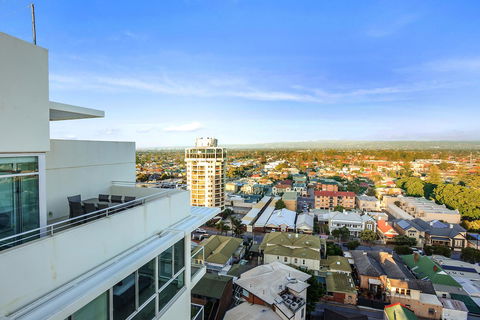 Glenelg Skyline Penthouse - Accommodation Whitsundays 17