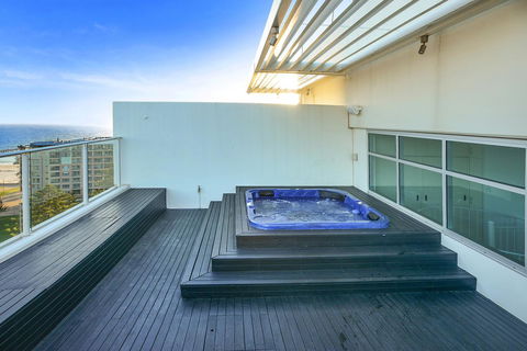 Glenelg Skyline Penthouse - Accommodation Whitsundays 15