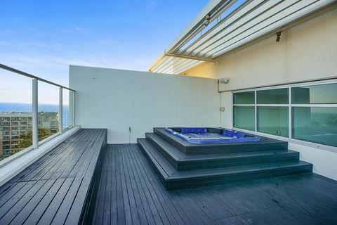 Glenelg Skyline Penthouse - Accommodation Whitsundays 16