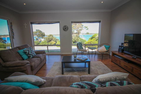 Waterfront On Osprey - Accommodation Whitsundays 5