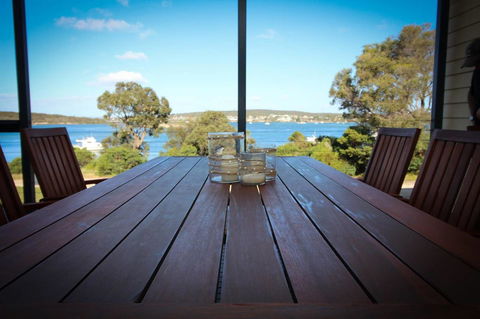 Waterfront On Osprey - Accommodation Whitsundays 11