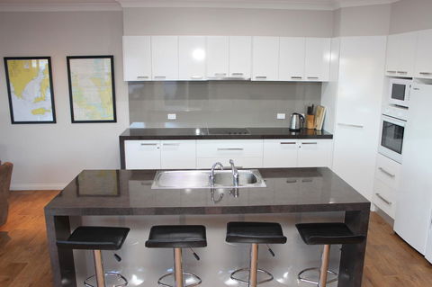 Waterfront On Osprey - Accommodation Whitsundays 6