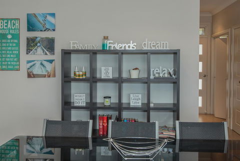 Waterfront On Osprey - Accommodation Whitsundays 9