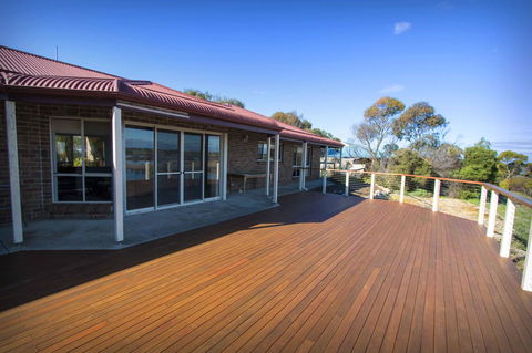 Limestone Ridge - Accommodation Whitsundays 0