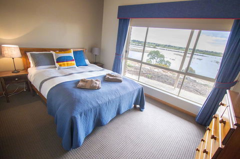 Limestone Ridge - Accommodation Whitsundays 10