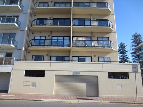 Holdfast Shores Apartments - Accommodation Whitsundays 12