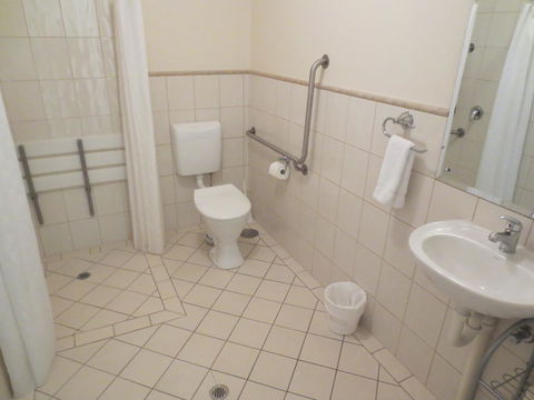 Holdfast Shores Apartments - Accommodation Whitsundays 8