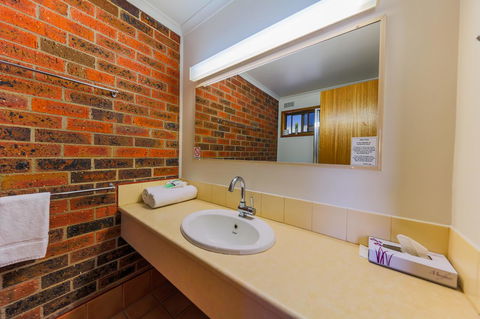 Country Roads Motor Inn Naracoorte - Accommodation Whitsundays 33