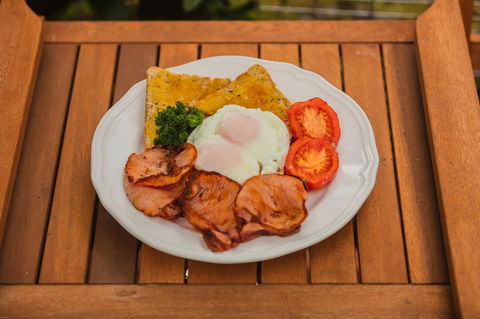 Country Roads Motor Inn Naracoorte - Accommodation Whitsundays 2